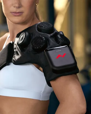 Hyperice_X2_Shoulder_Molly_02427_V1.jpg